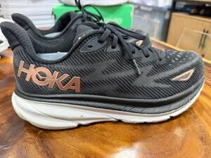 HOKA Women’s Clifton 9 Shoes Sneakers - Size 11 D (Wide) - Black & Rose Gold